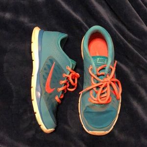 Nike Shoes, great price!